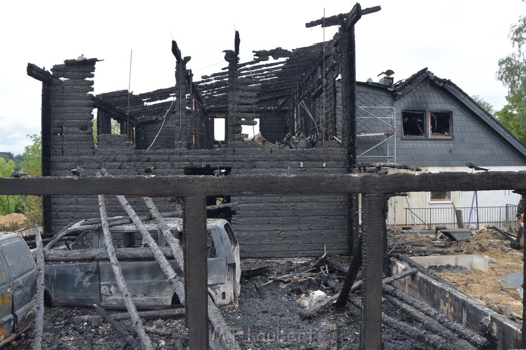 Schwerer Brand in Einfamilien Haus Roesrath Rambruecken P051.JPG - Miklos Laubert